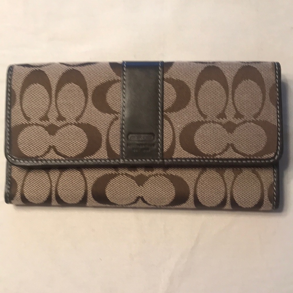 Coach wallet authentic